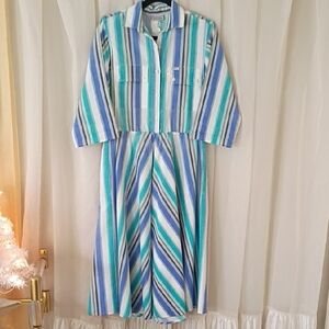 Adorable Vintage Flirty Dress. Bottom Is Flowy And Super Comfortable!